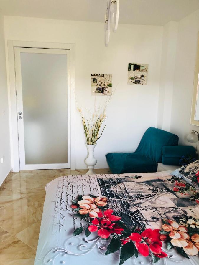 Montenegro - South Cross Apartman Dobra Voda Kültér fotó